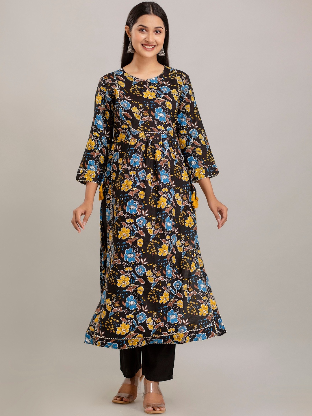 

SP DESIGNS Floral Printed A-Line Kurta With Trousers, Brown
