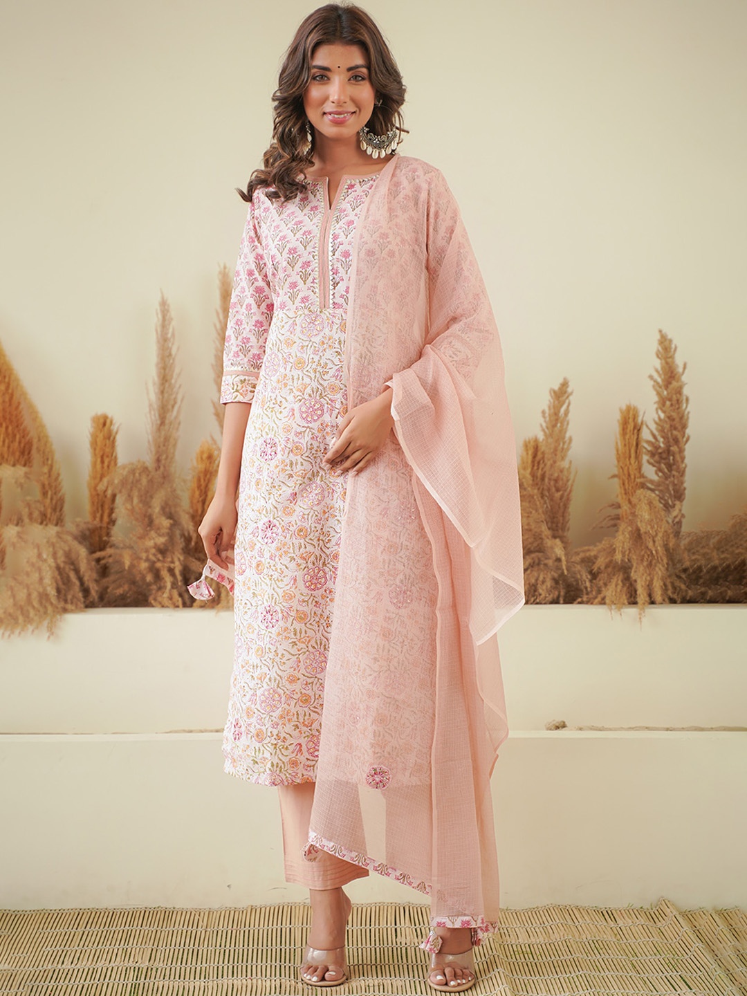 

JAIPURIBANNO Floral Printed Regular Kurta with Trousers & With Dupatta, Peach