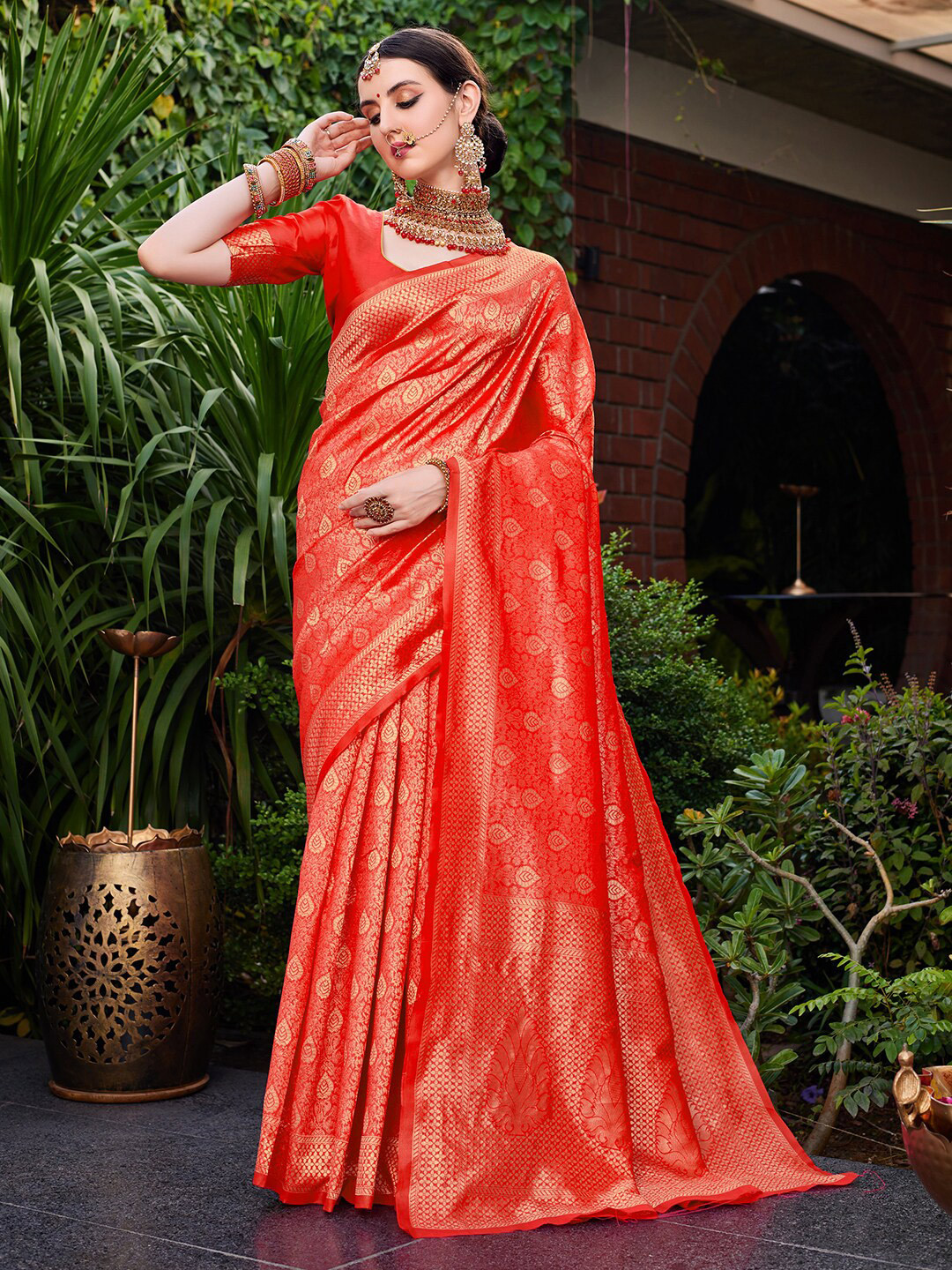 

KALINI Woven Design Zari Silk Blend Kanjeevaram Saree, Red