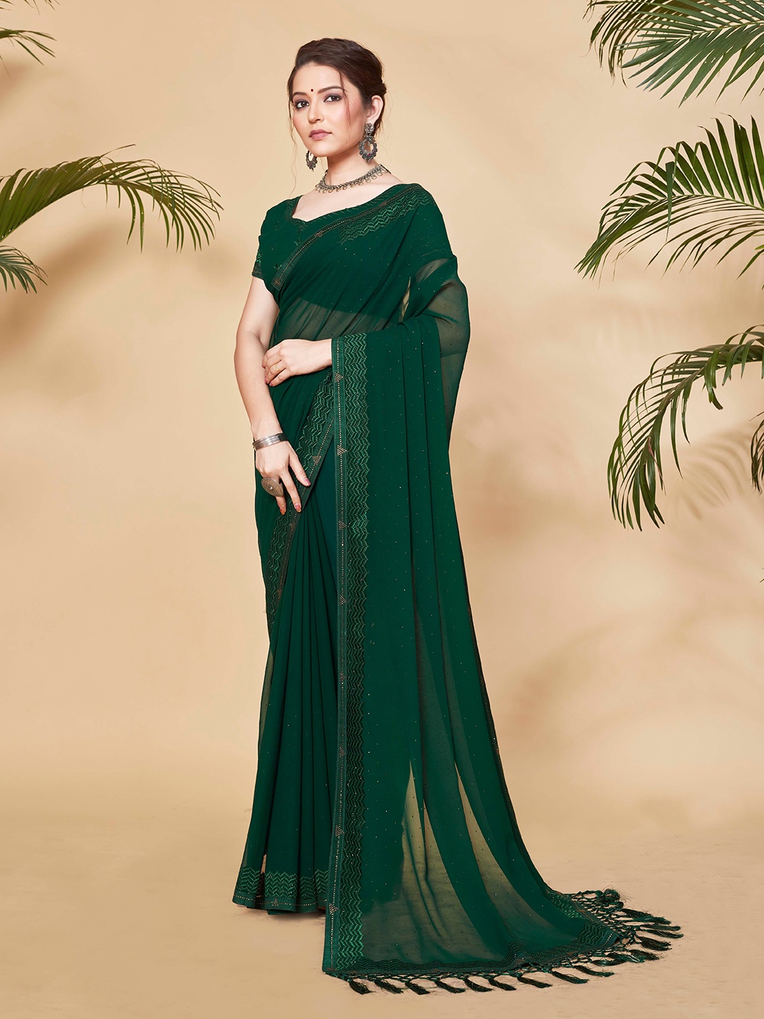 

SHIJILA Embellished Saree, Green