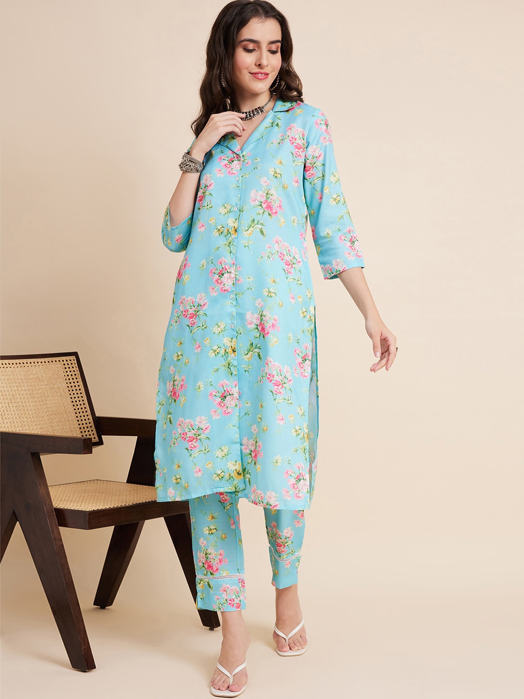 

Sangria Floral Printed Shirt Collar Kurta With Trouser, Turquoise blue