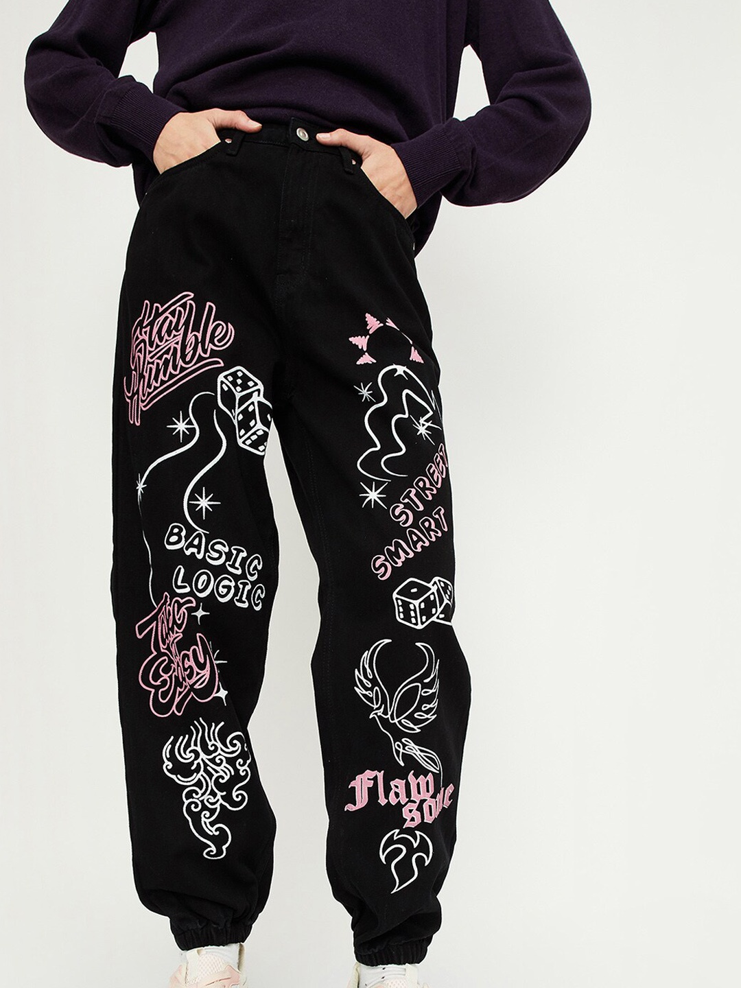 

max Women High Rise Clean Look Printed Joggers, Black