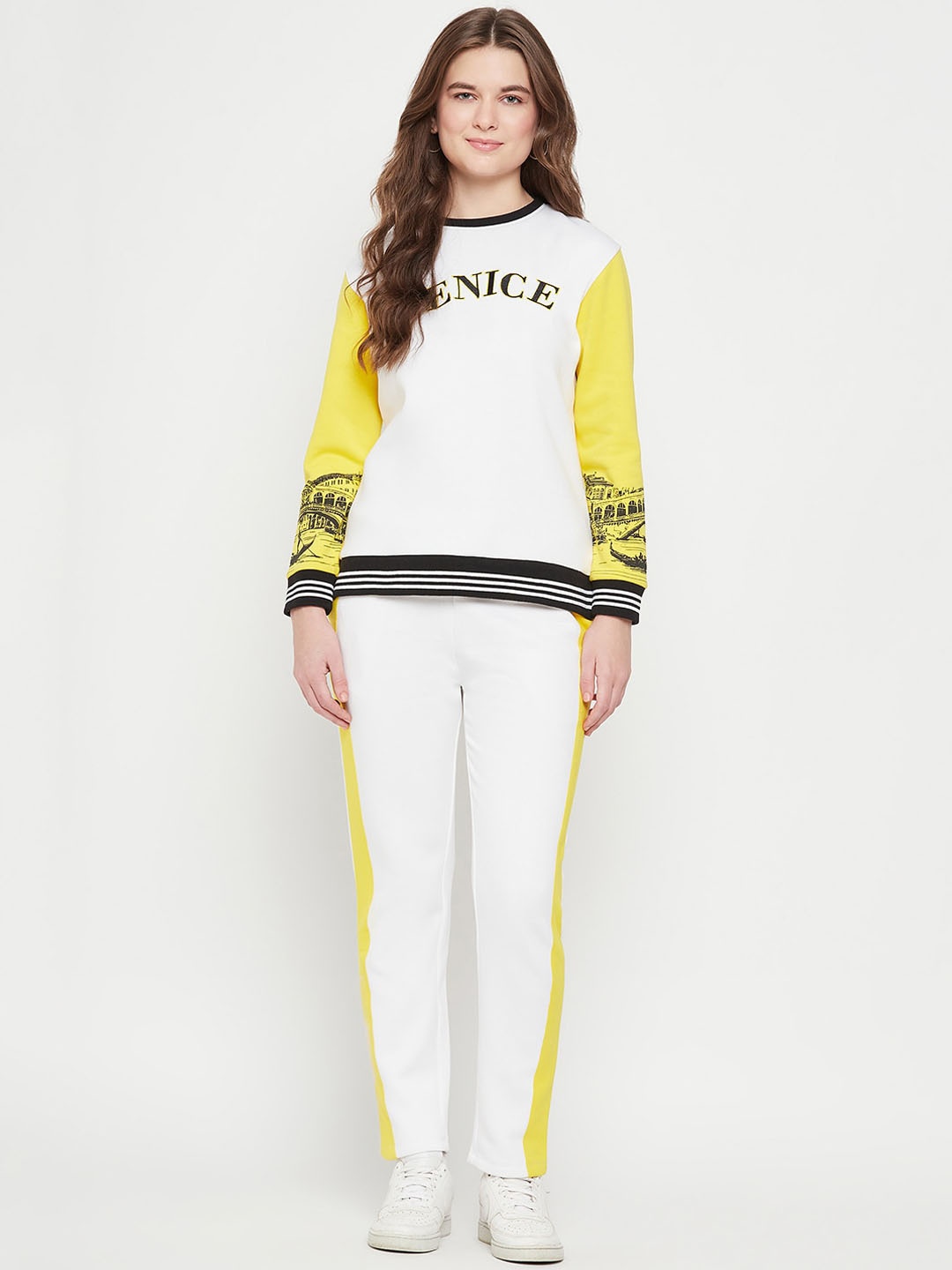 

EDRIO Printed Round Neck Sweatshirt with Trouser, White