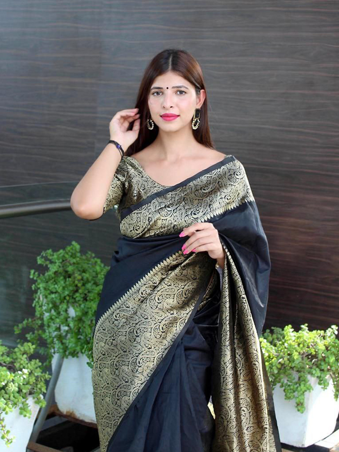 

TIEXA Woven Design Border Zari Pure Silk Banarasi Saree, Black