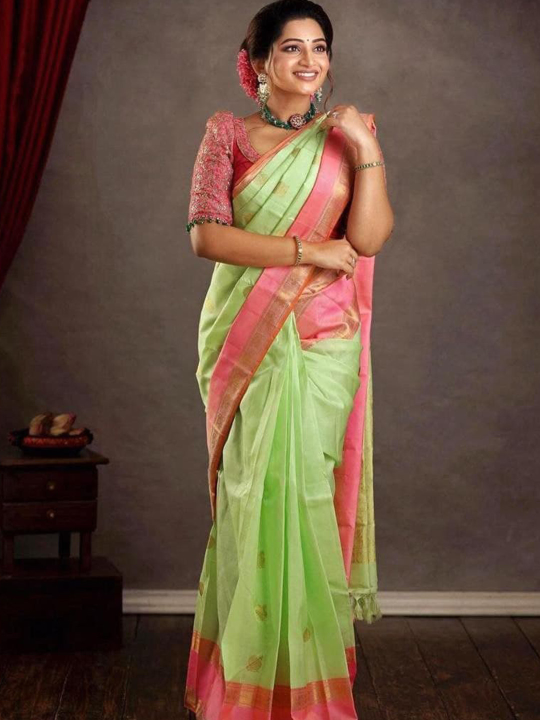 

TIEXA Ethnic Motifs Woven Design Zari Pure Silk Banarasi Saree, Lime green
