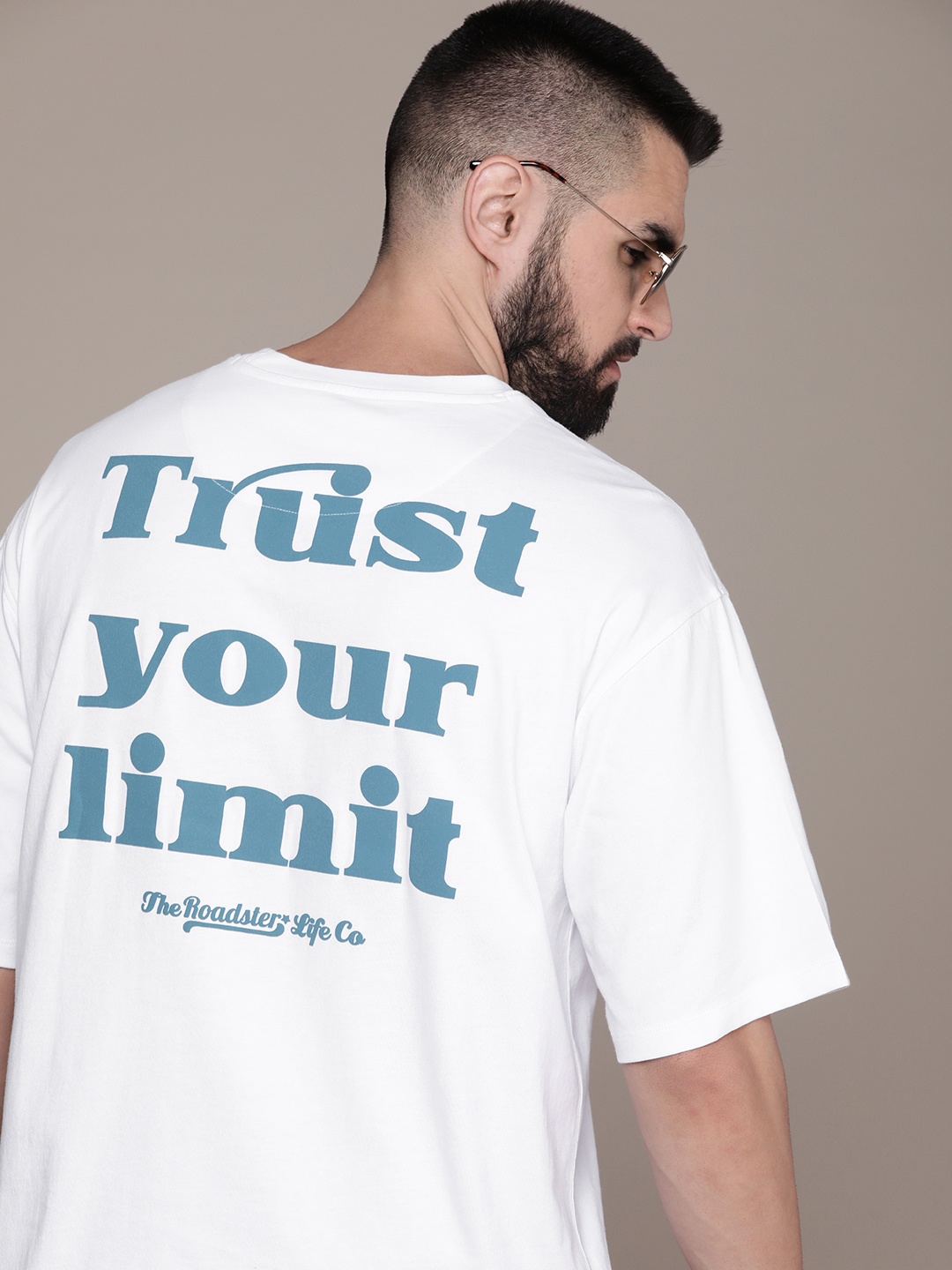 

Roadster Men Typography Printed Drop-Shoulder Sleeves Pure Cotton T-shirt, White
