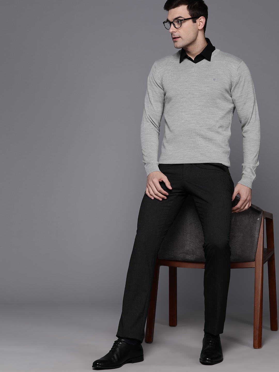 

Louis Philippe Solid V-Neck Pullover, Grey melange