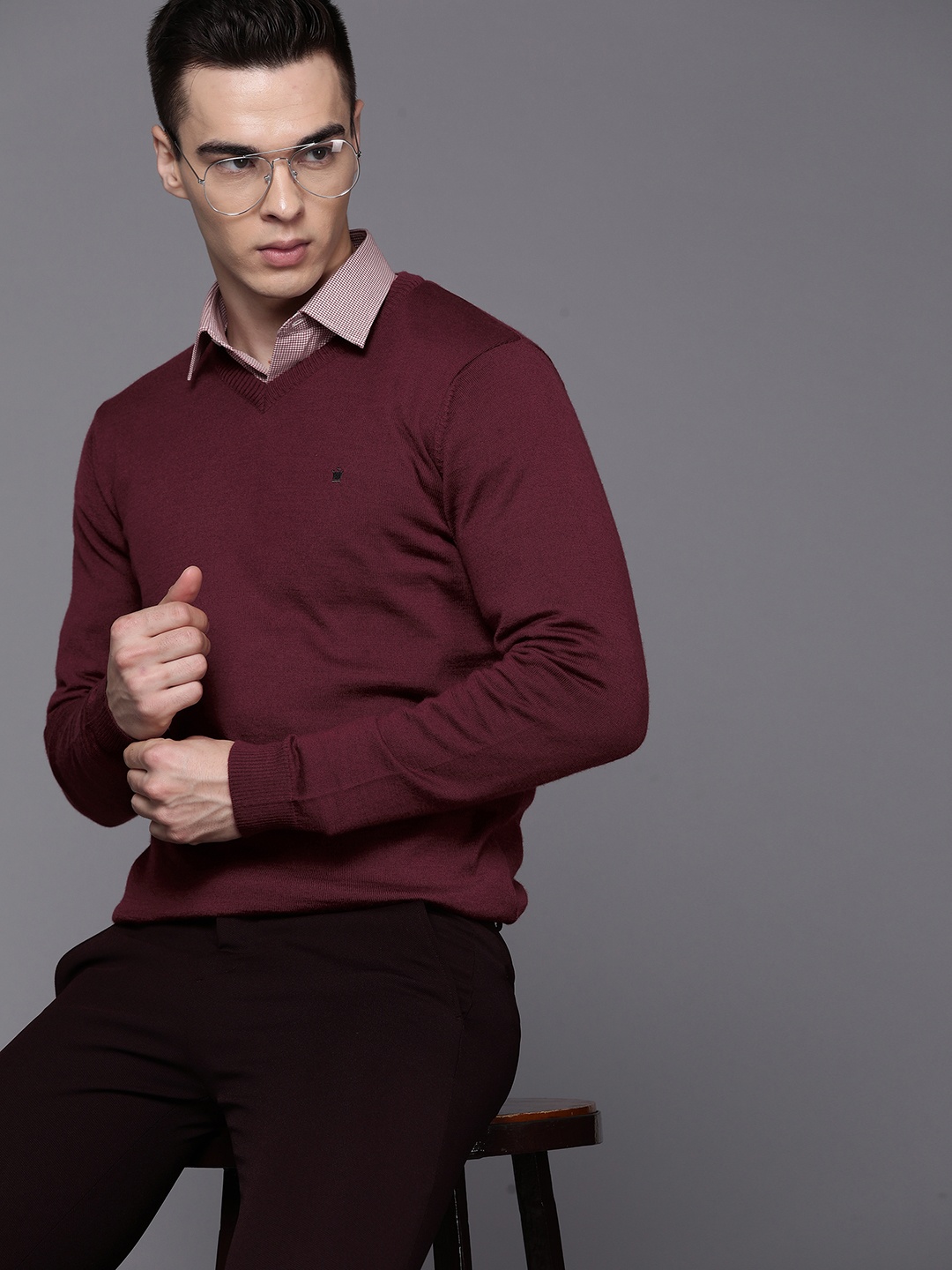 

Louis Philippe Solid V-Neck Pullover, Maroon