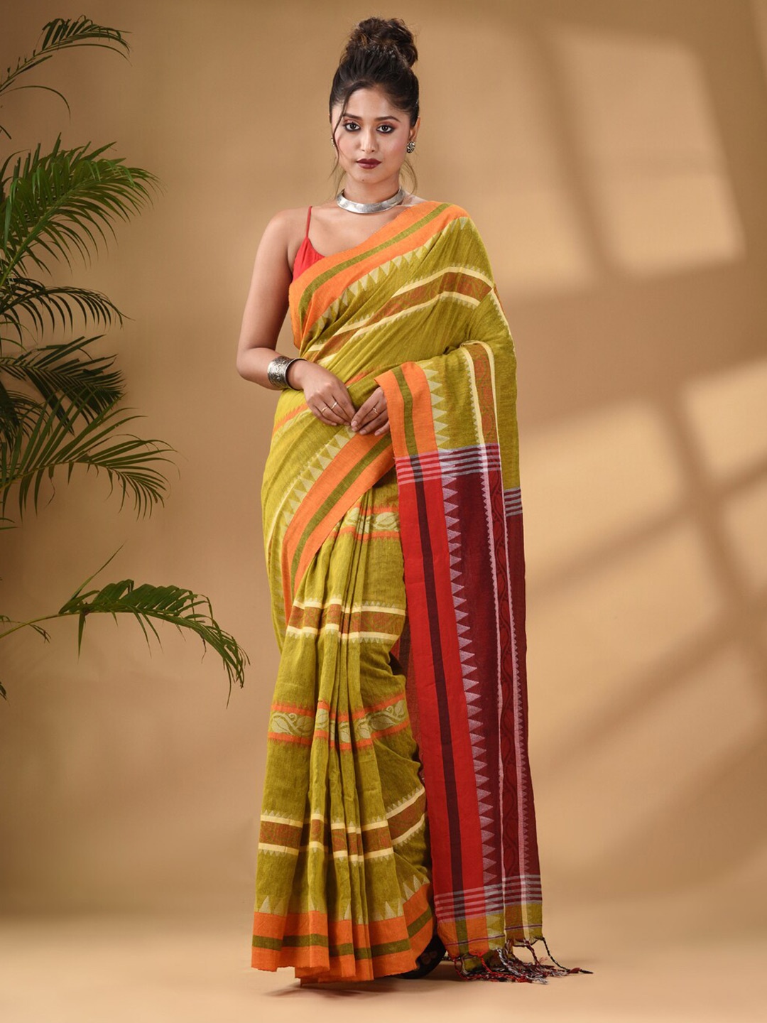 

Arhi Geometric Woven Design Pure Cotton Saree, Lime green