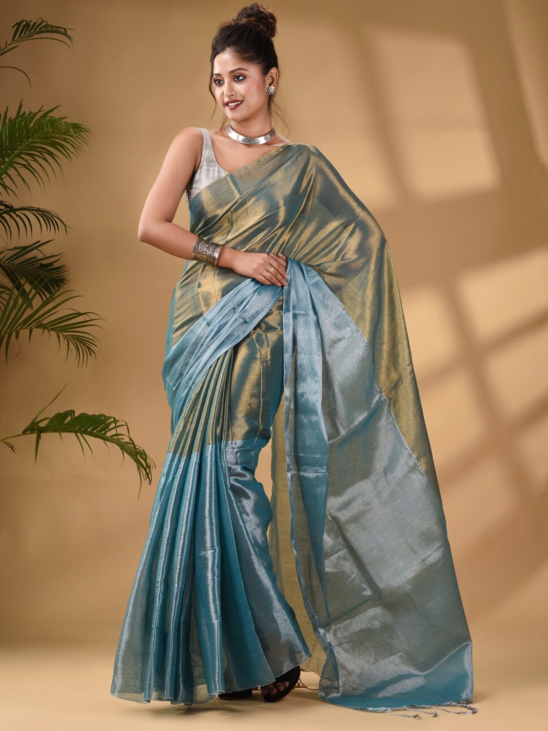 

Arhi Tasseled Zari Tissue Saree, Teal