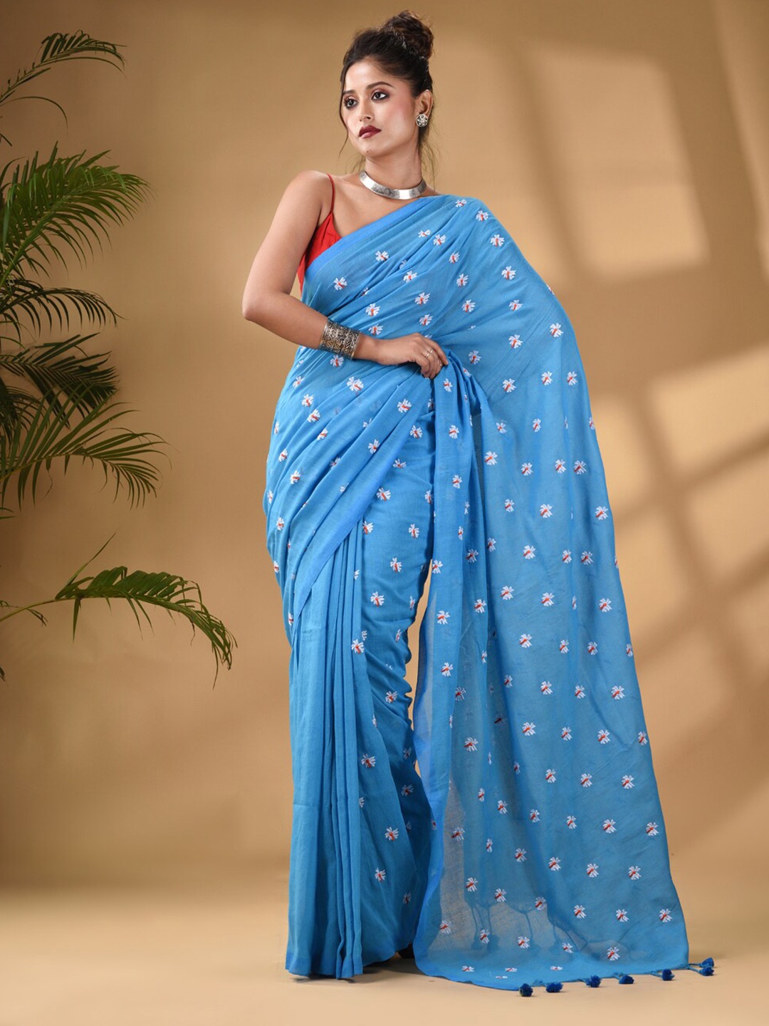 

Arhi Floral Embroidered Pure Cotton Saree, Blue