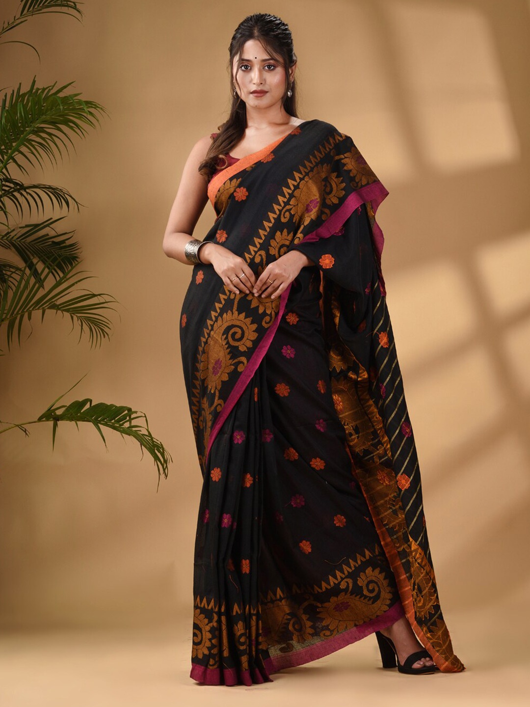 

Arhi Ethnic Motifs Woven Design Zari Pure Cotton Saree, Black