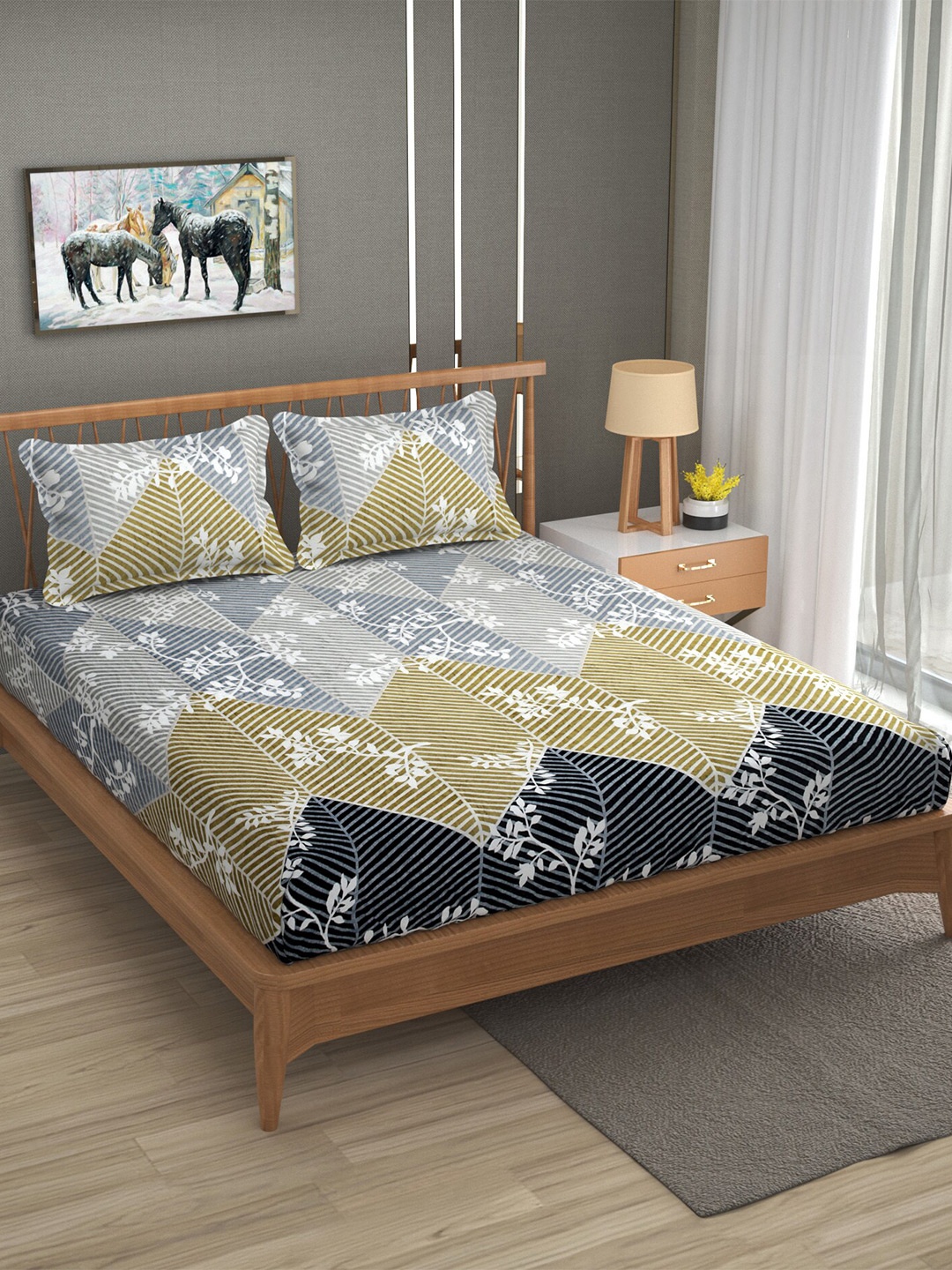 

Stylespace by Isha Black & White Floral Velvet 200 TC King Bedsheet with 2 Pillow Covers