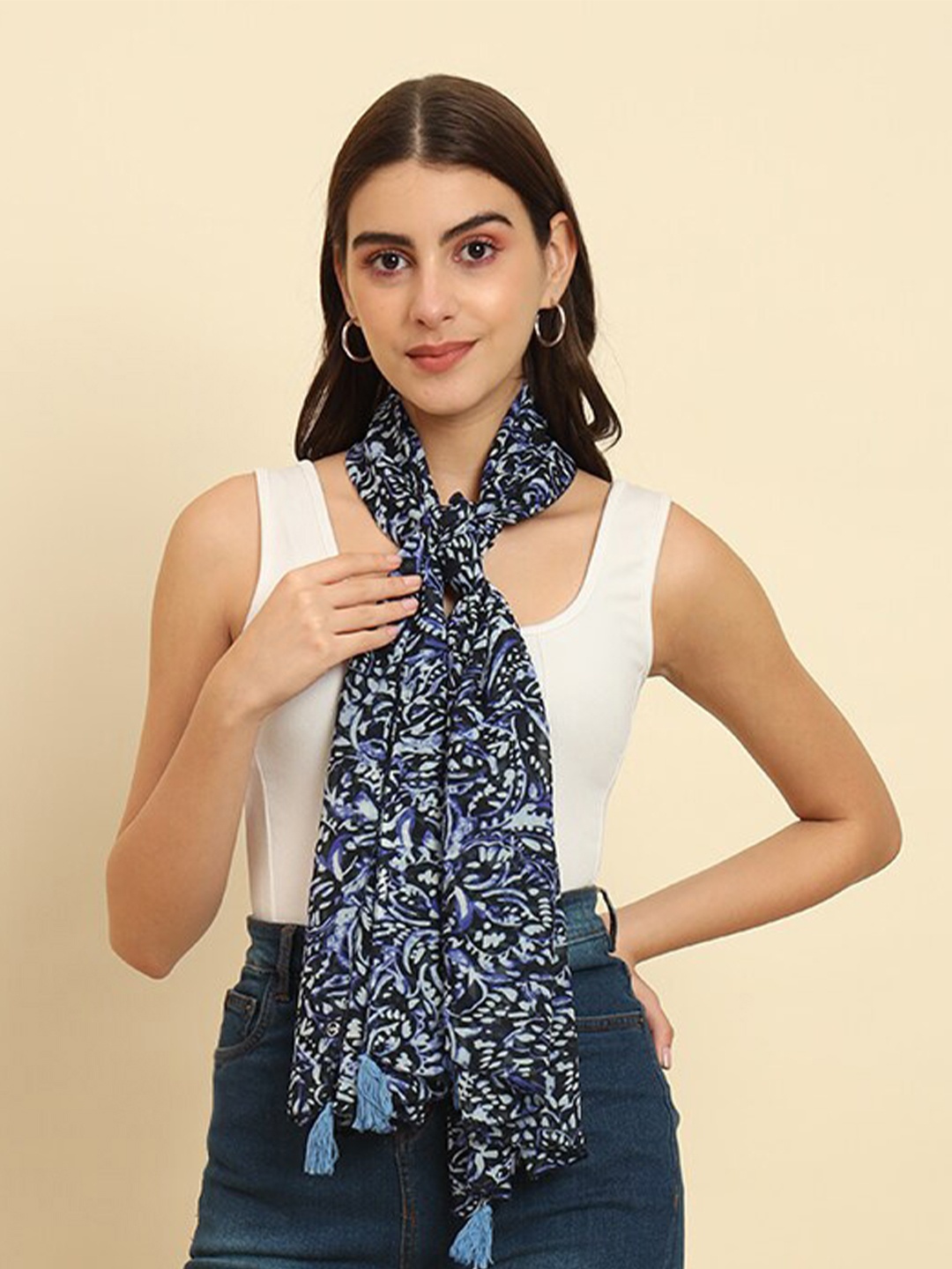 

Trend Arrest Floral Printed Scarf, Blue