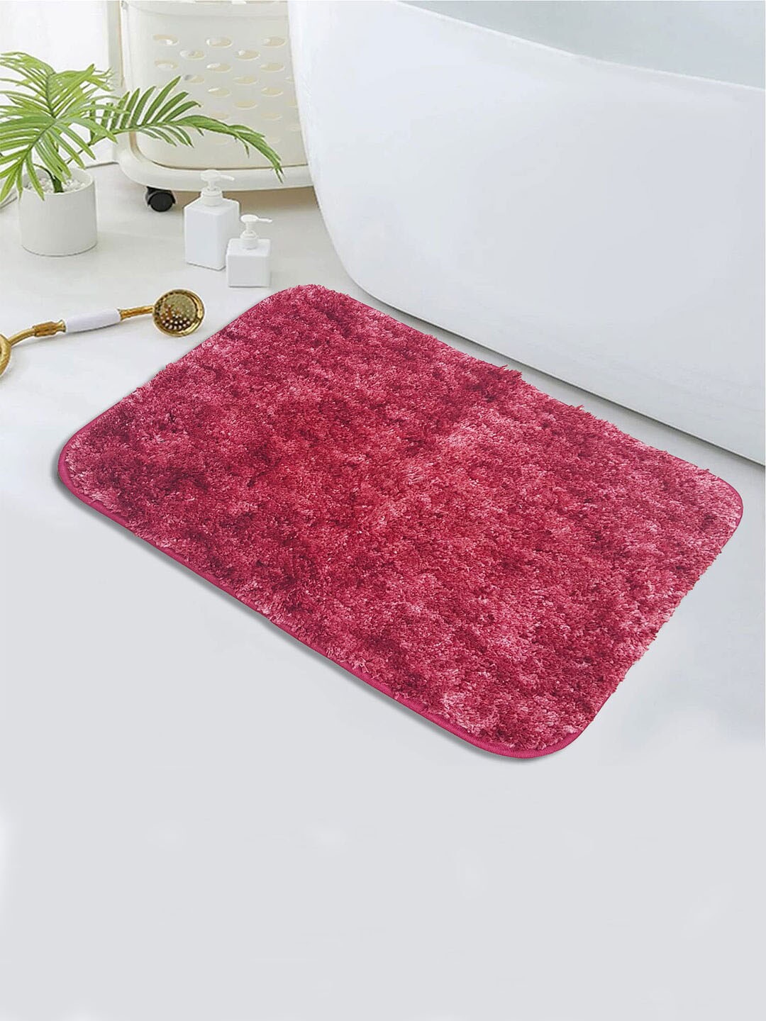 

LUXEHOME INTERNATIONAL Hawaii Red Anti-Skid Bath Rug