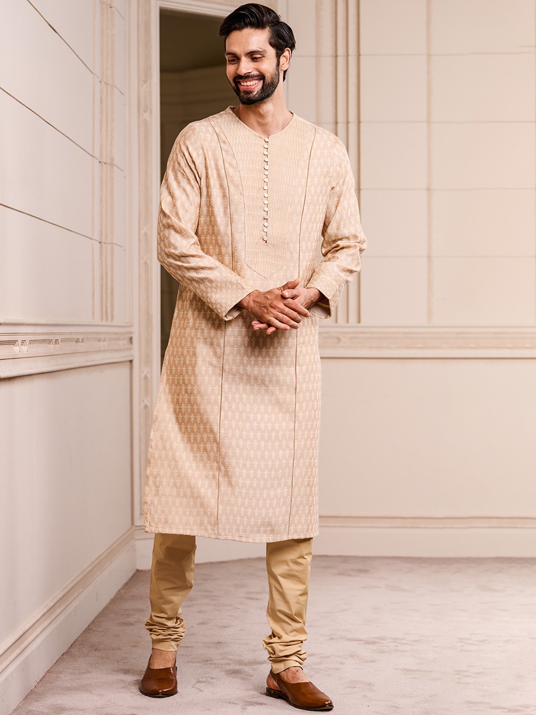 

Tasva Printed Regular Kurta with Churidar, Gold
