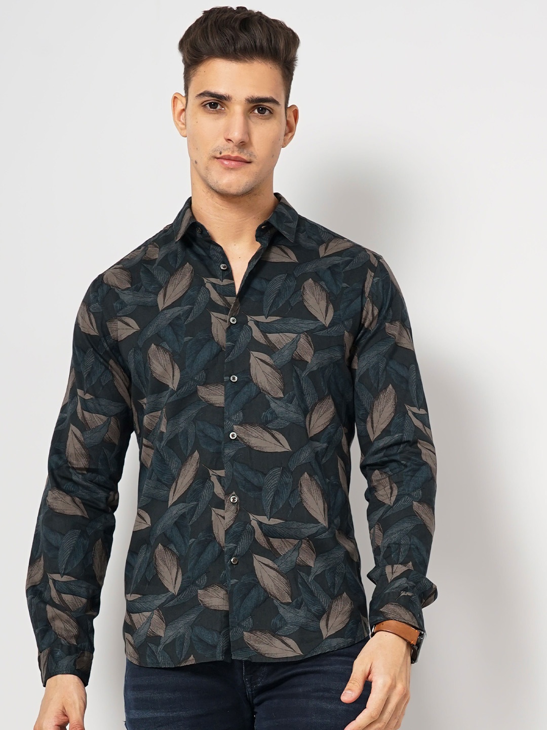 

Celio Classic Floral Printed Spread Collar Long Sleeves Cotton Casual Shirt, Black