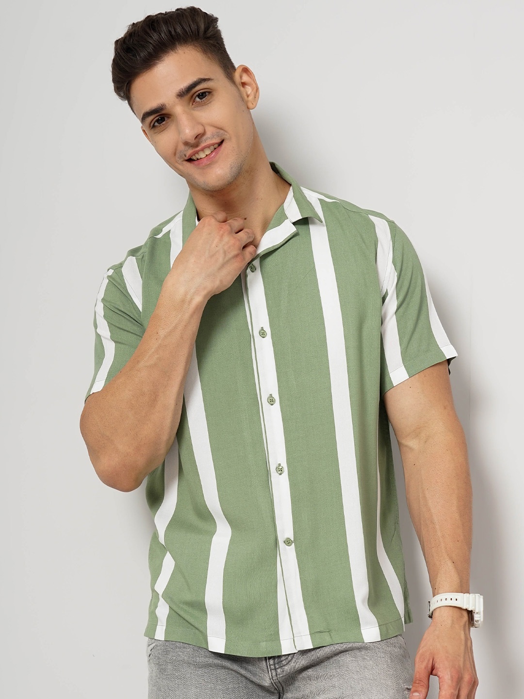 

Celio Classic Vertical Striped Spread Collar Short Sleeves Casual Shirt, Green