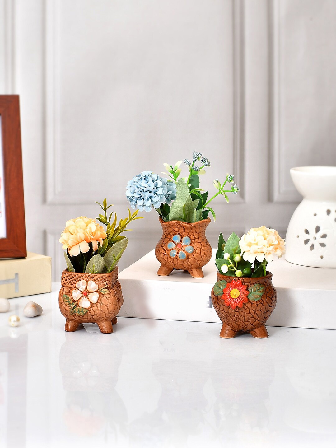 

TAYHAA Brown & Green 3 Pieces Nature's Embrace Painted Ceramic Planters