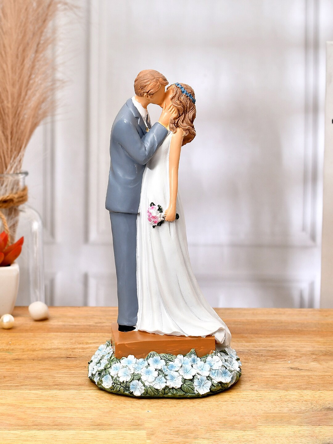 

TAYHAA White & Blue Eternal Love Wedding Couple Ceramic Figurine Showpiece