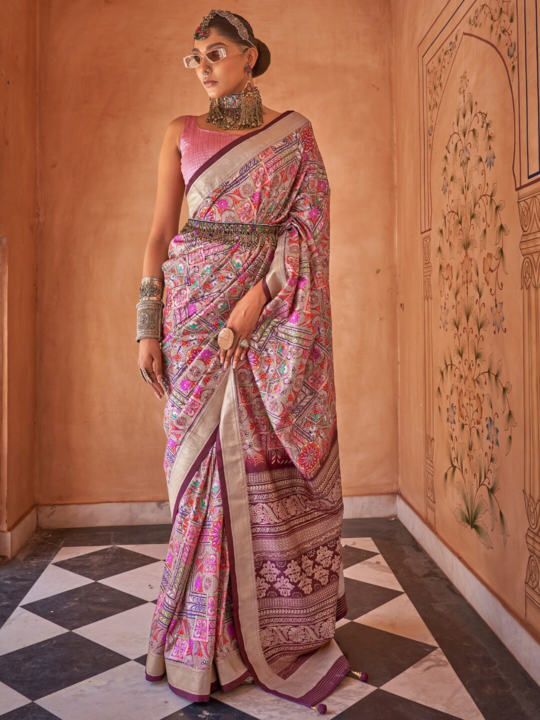 

Anouk Beige & Gold-Toned Ethnic Motifs Woven Design Zari Banarasi Saree