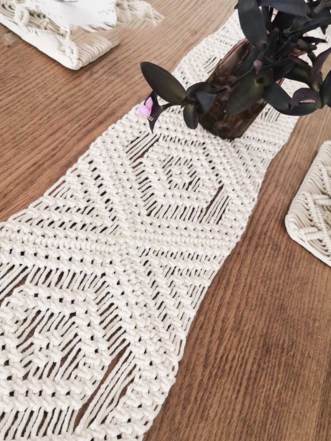 

Kaahira Off White Macrame Table Runner