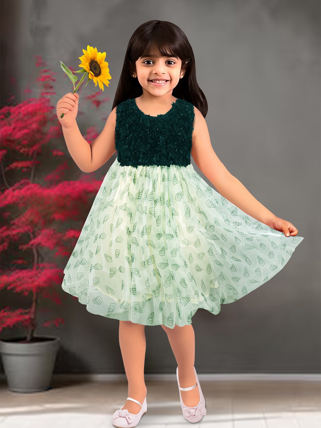 

Toonyport Girls Geometric Printed Applique Fit & Flare Dress, Green