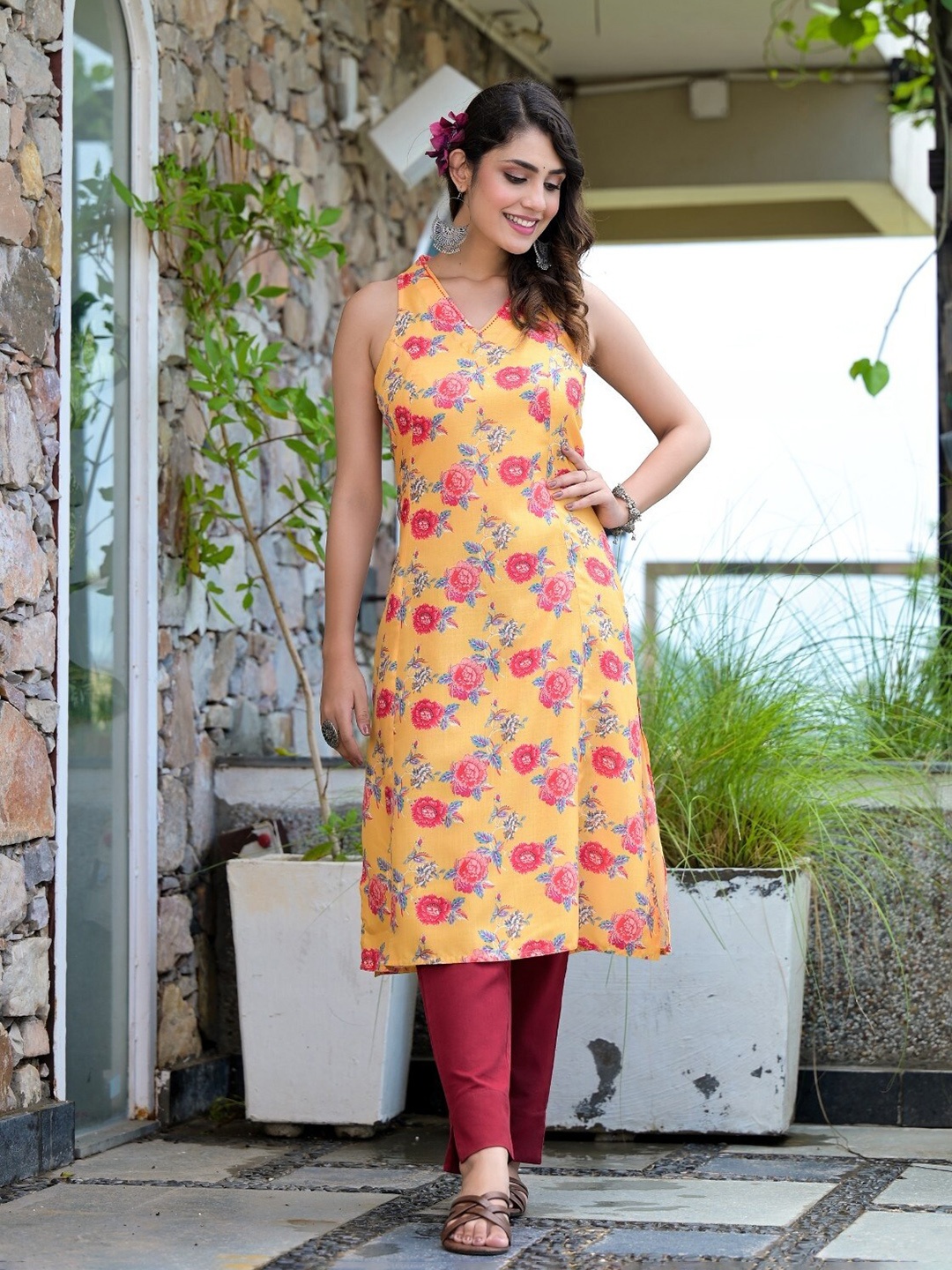 

Sangria Floral Printed V-Neck A-Line Kurta, Yellow