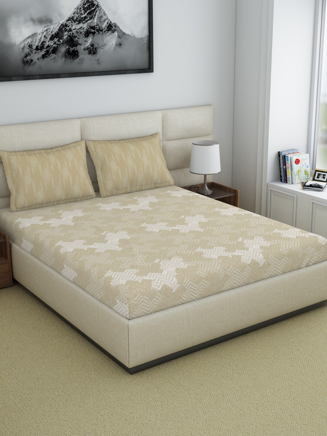 

Welspun Taupe & White Geometric 200 TC Queen Bedsheet With 2 Pillow Covers