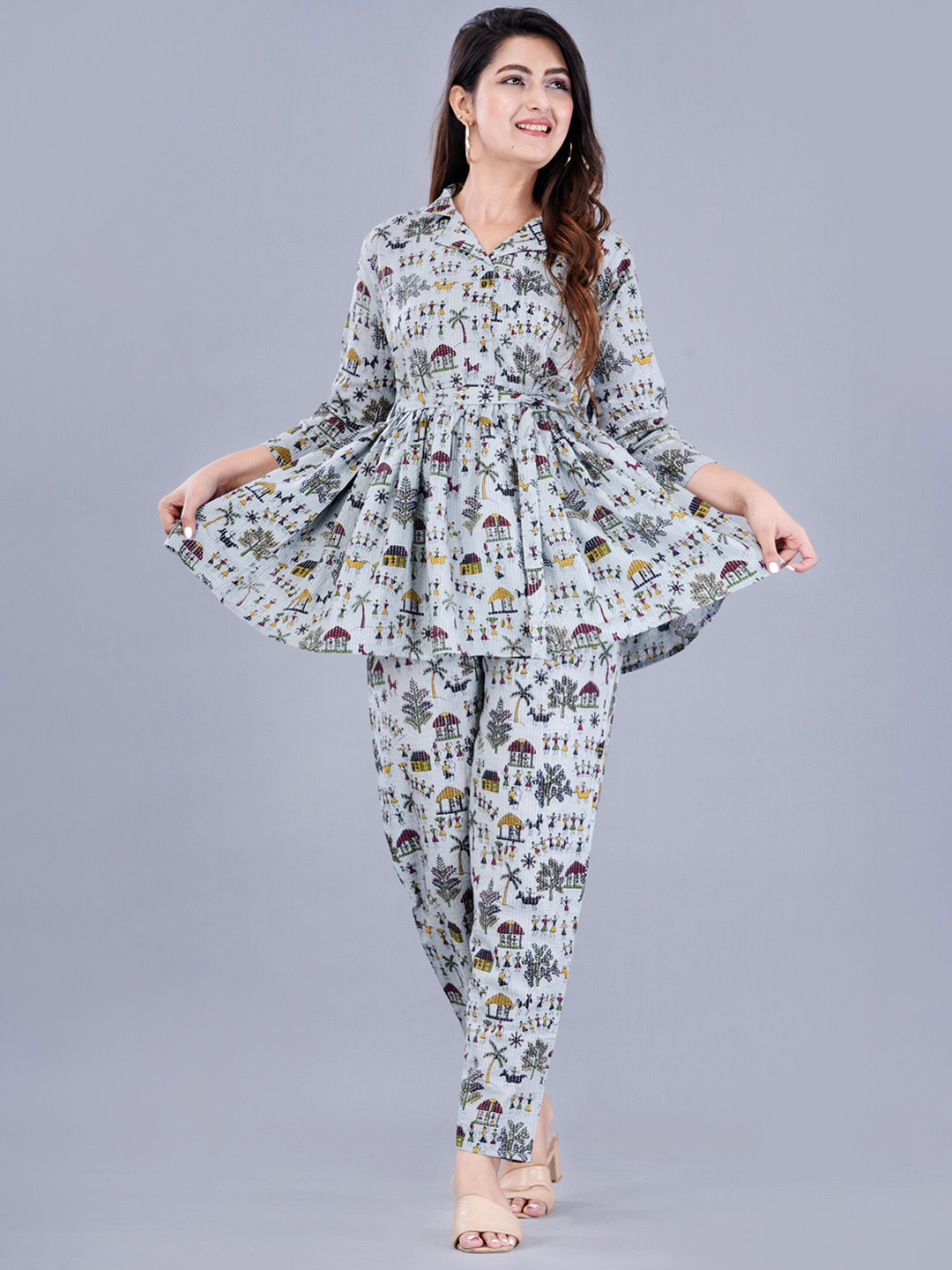 

ao services Floral Printed Empire Pure Cotton Kurti With Trousers, Grey