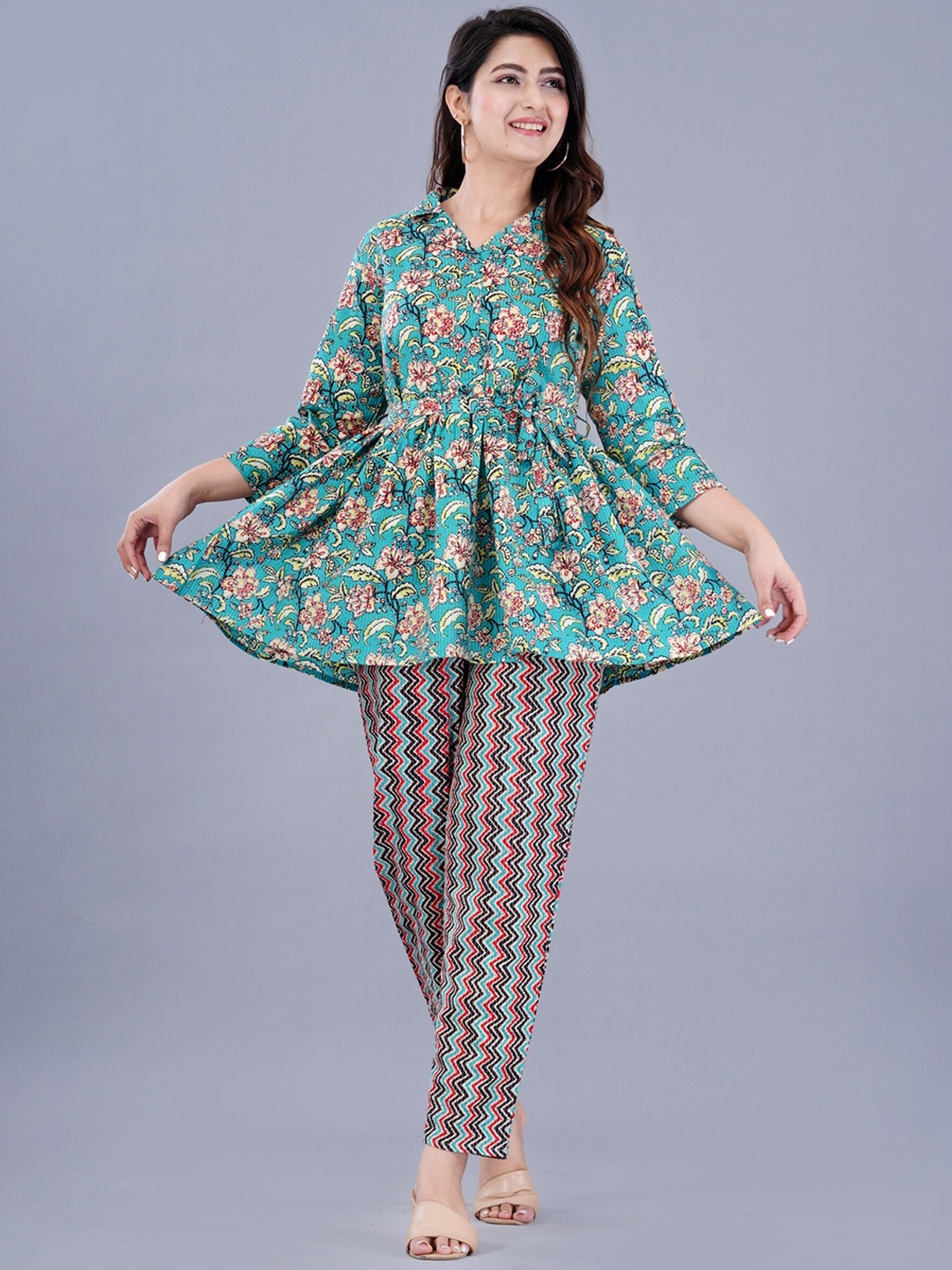 

ao services Floral Printed Regular Pure Cotton Kurti With Trousers, Green