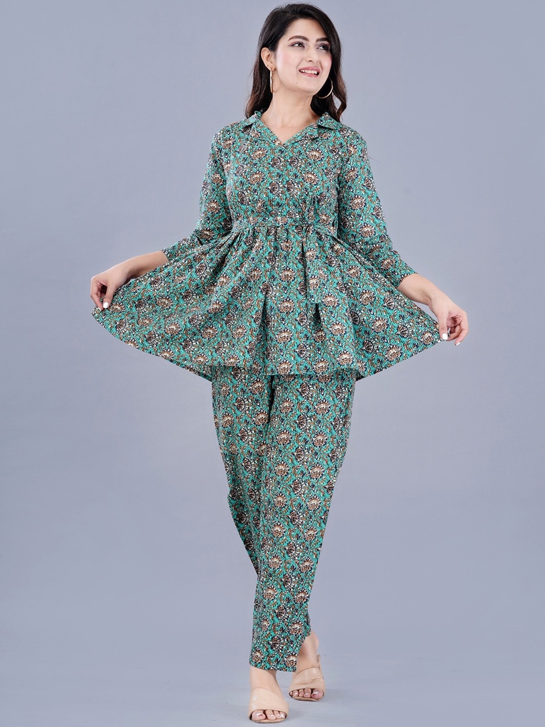 

ao services Floral Printed Pure Cotton A-Line Kurti & Trousers With Belt, Green