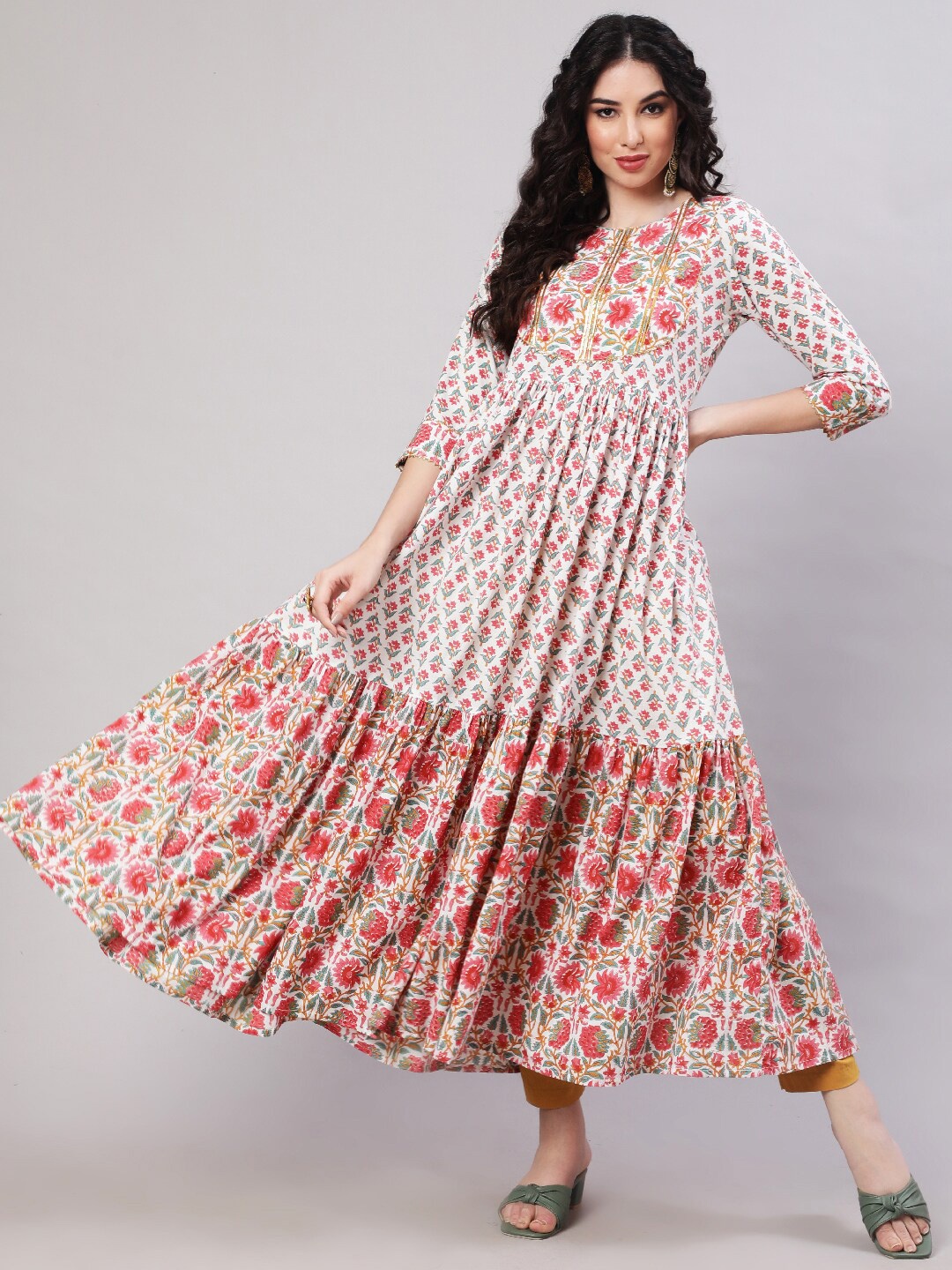 

GLAM ROOTS Floral Printed Gotta Patti Tiering Anarkali Kurta, Red