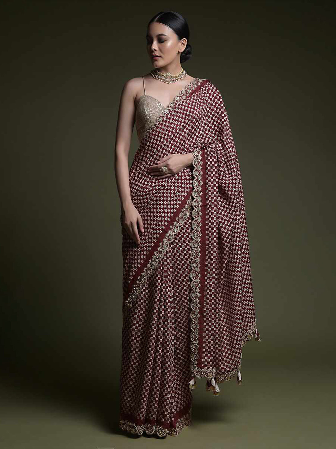 

GAJARAI Floral Embroidered Sequinned Chiffon Saree, Maroon