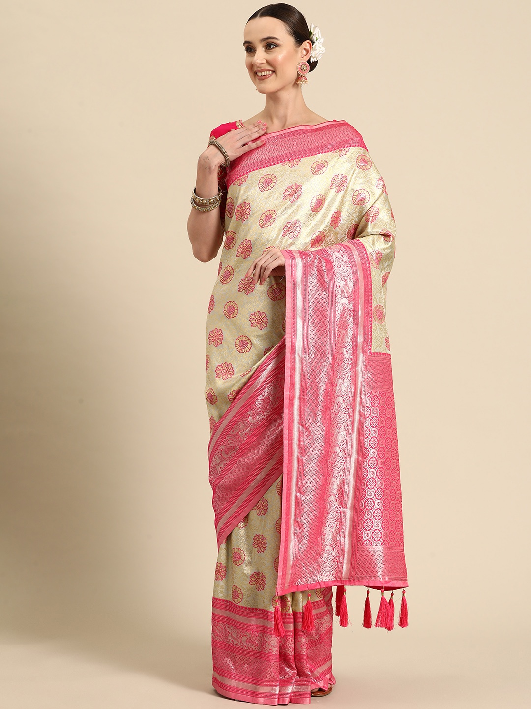 

MANOHARI Floral Zari Silk Blend Banarasi Saree, Beige