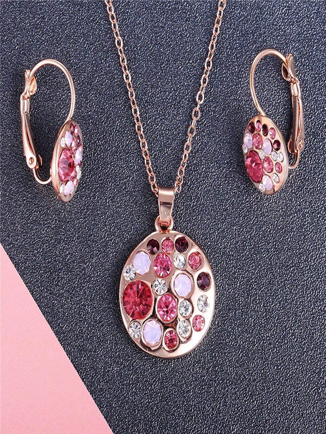 

UNIVERSITY TRENDZ Gold Plated Stone Studded Jewellery Set