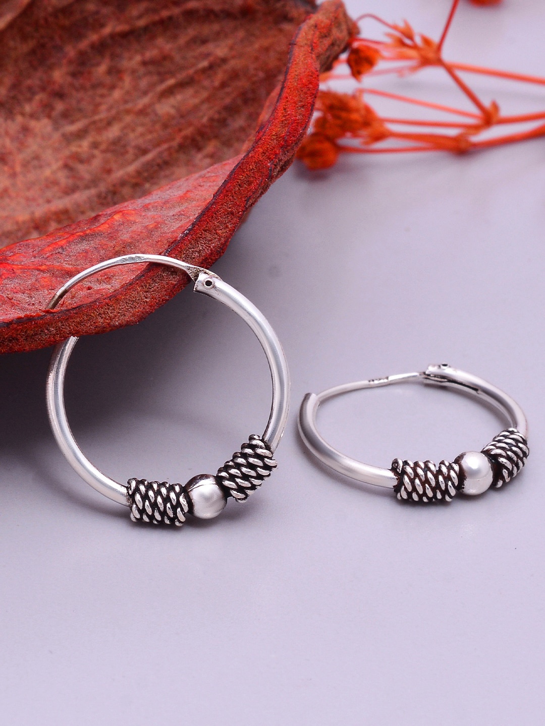 

Abhooshan 92.5 Sterling Silver Silver-Plated Contemporary Hoop Earrings