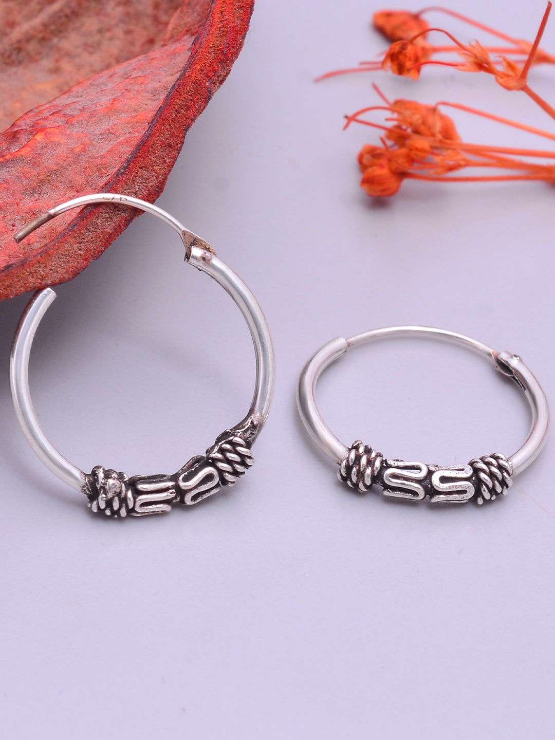 

Abhooshan 92.5 Sterling Silver Silver-Plated Contemporary Hoop Earrings