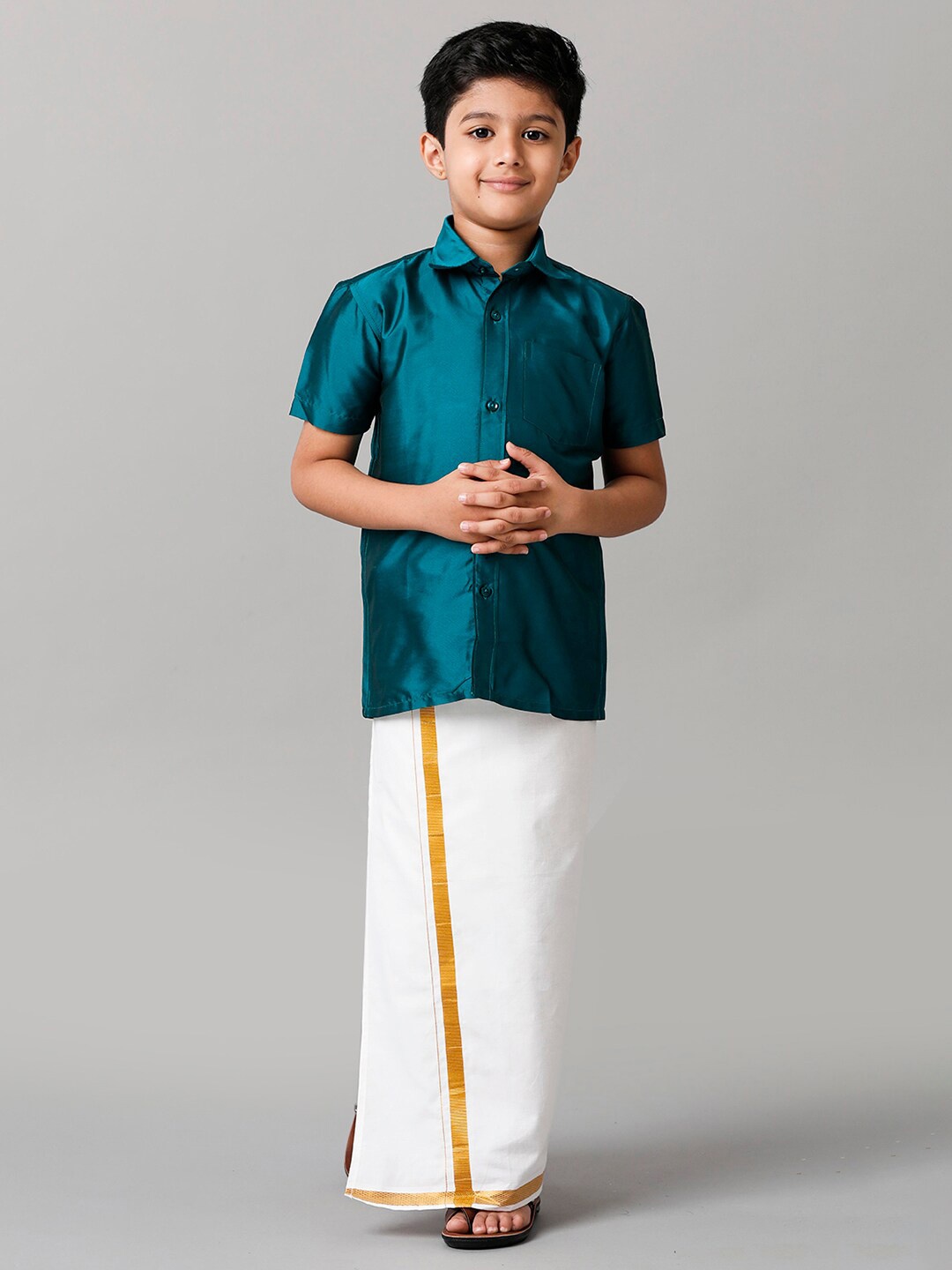 

Ramraj Boys Shirt With Adjustable Veshti, Green