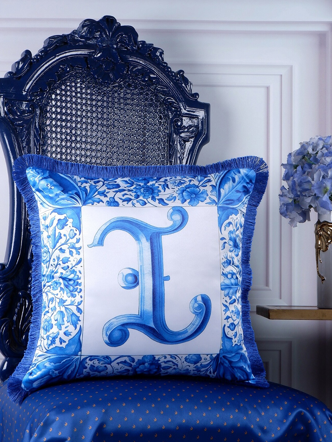 

THE WHITE INK DECOR Blue & White Floral Satin Square Cushion Cover