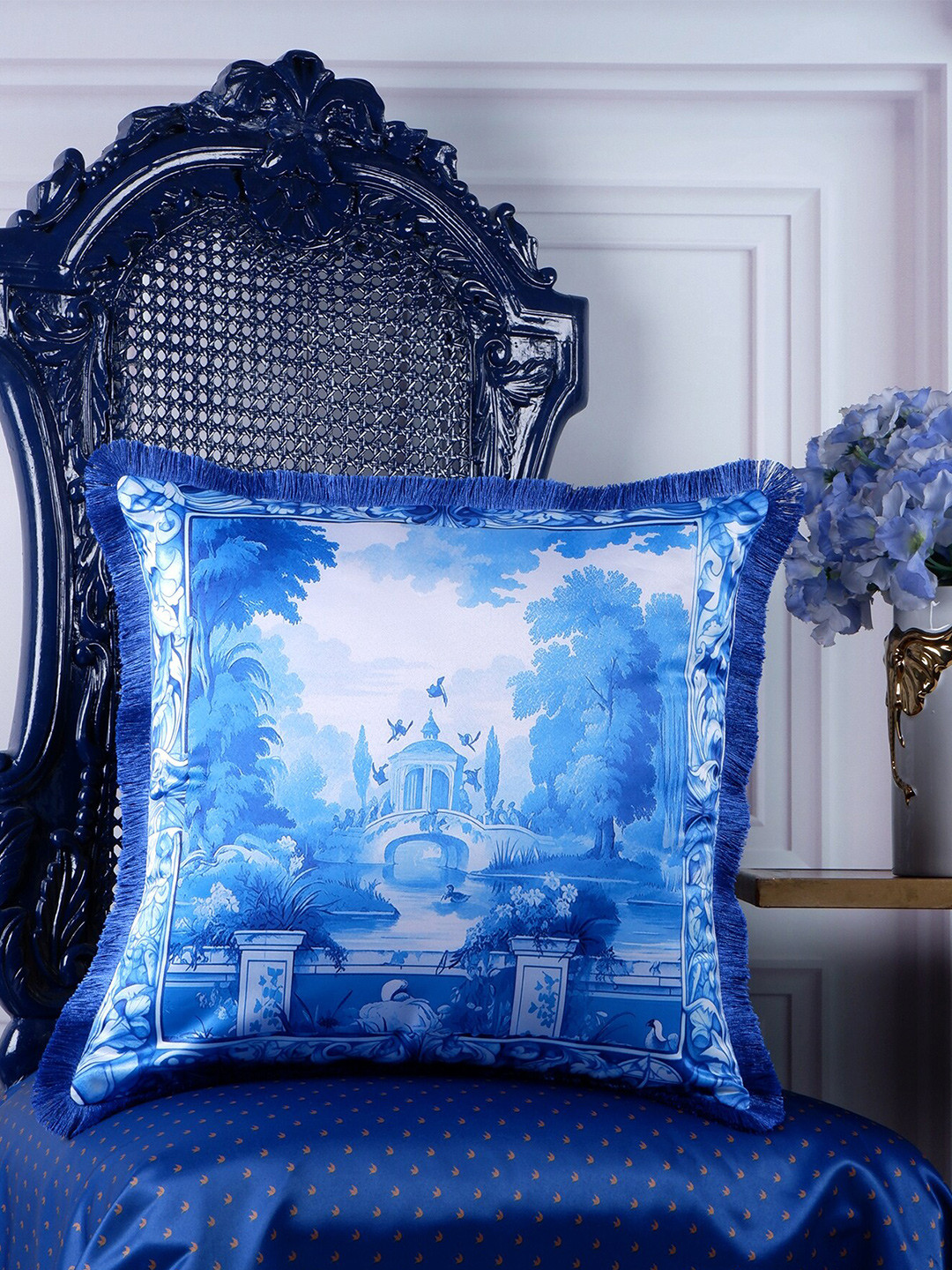 

THE WHITE INK DECOR Blue & White Floral Satin Square Cushion Cover