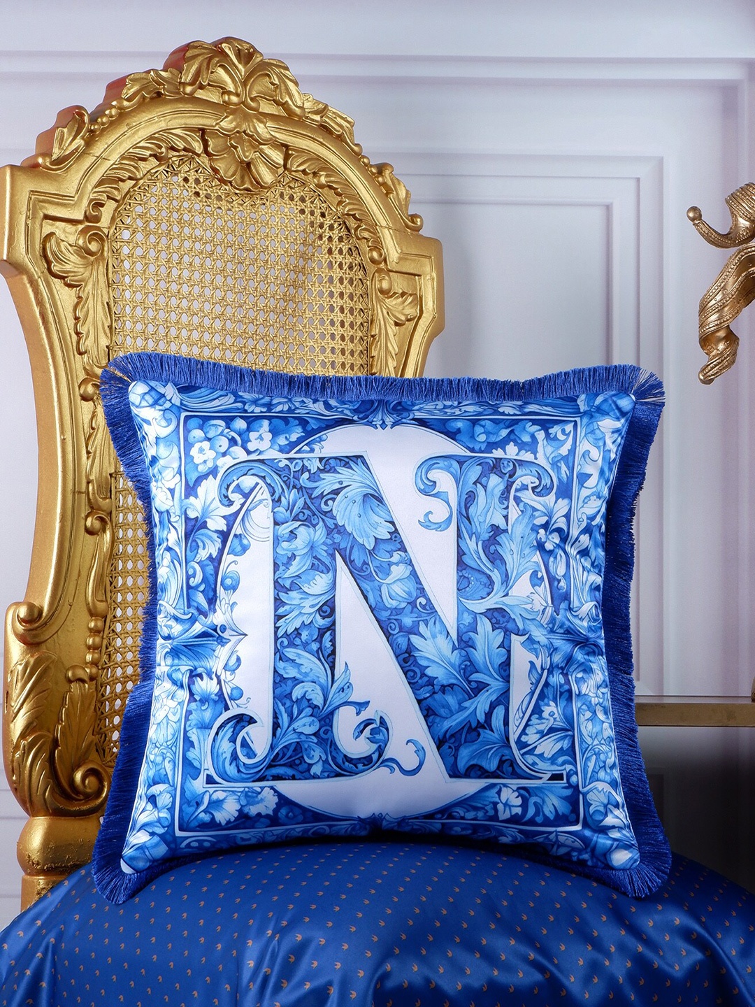 THE WHITE INK DECOR Blue & White Floral Satin Square Cushion Cover