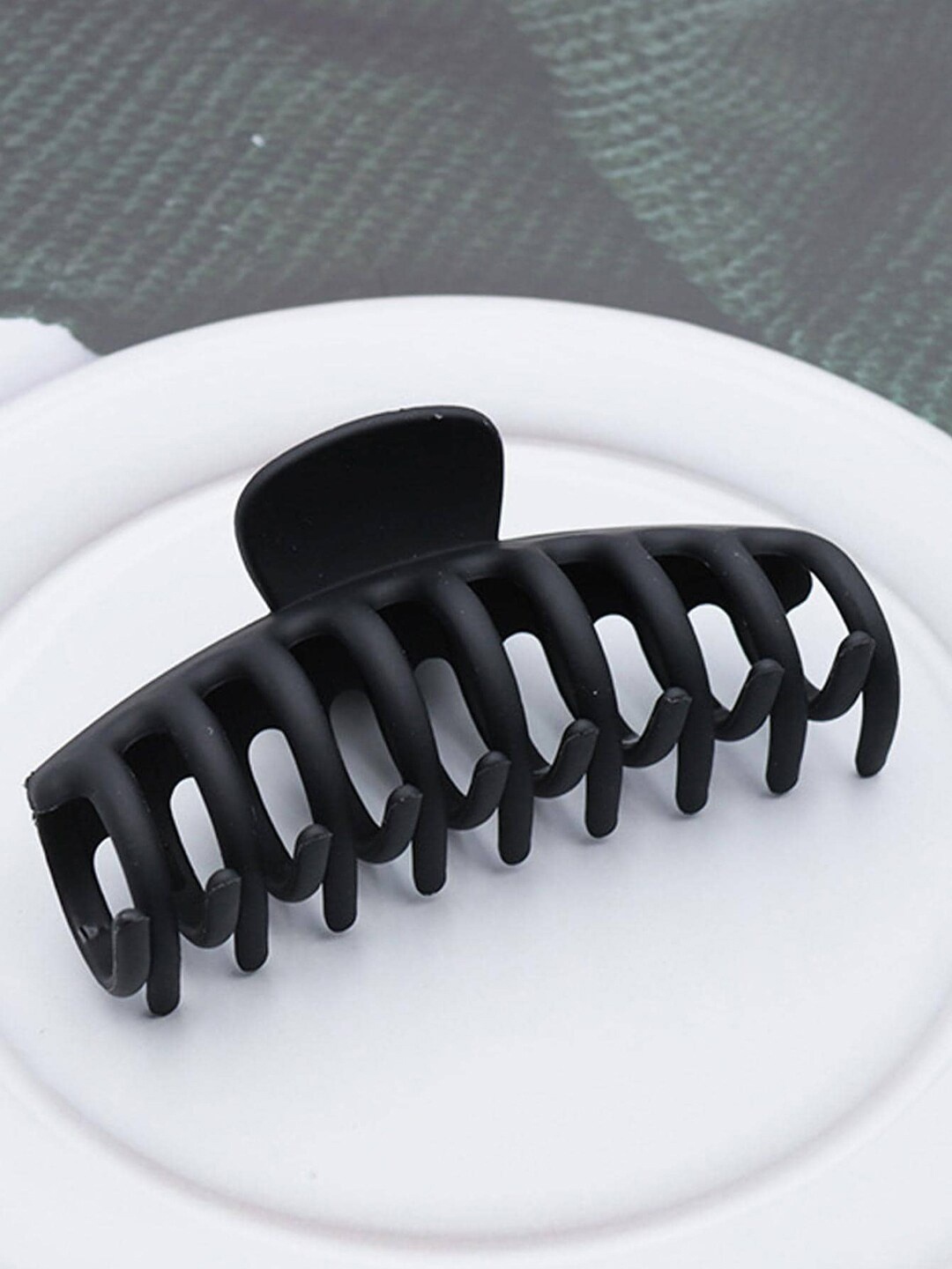 

VAGHBHATT Set Of 3 Claw Clips, Black