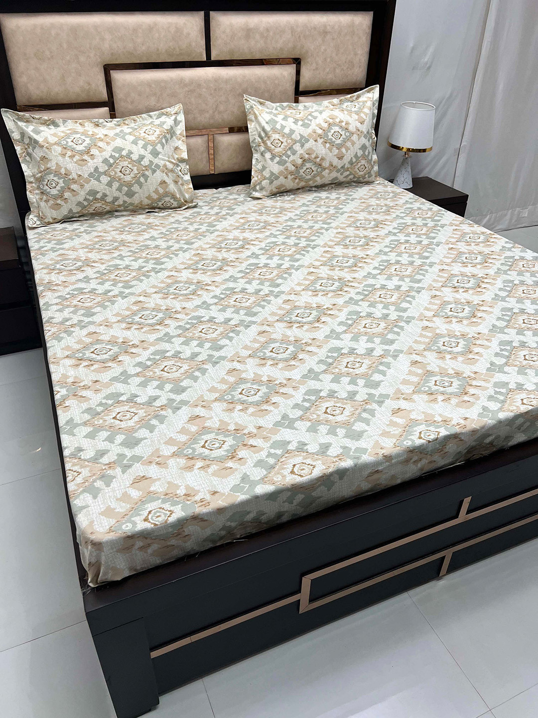 

Pure Decor Amulya Beige Ethnic Motifs 260 TC Queen Bedsheet & 2 Pillow Covers