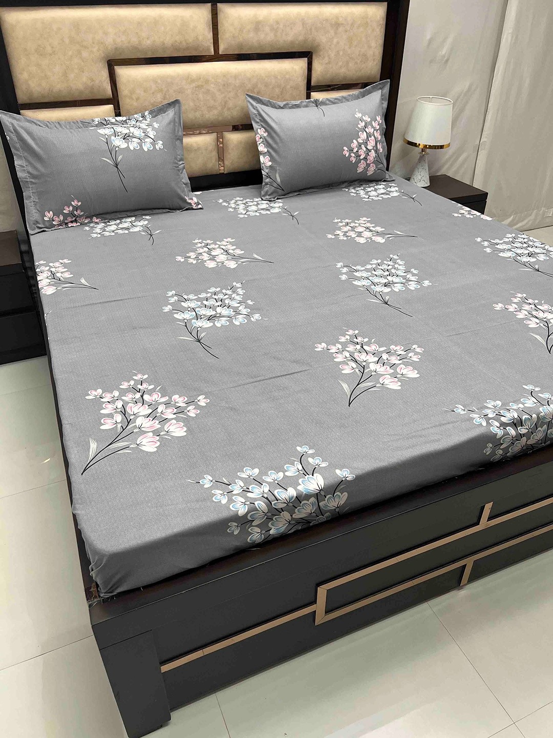 

Pure Decor Amulya Grey & White Floral 260 TC Queen Bedsheet with 2 Pillow Covers