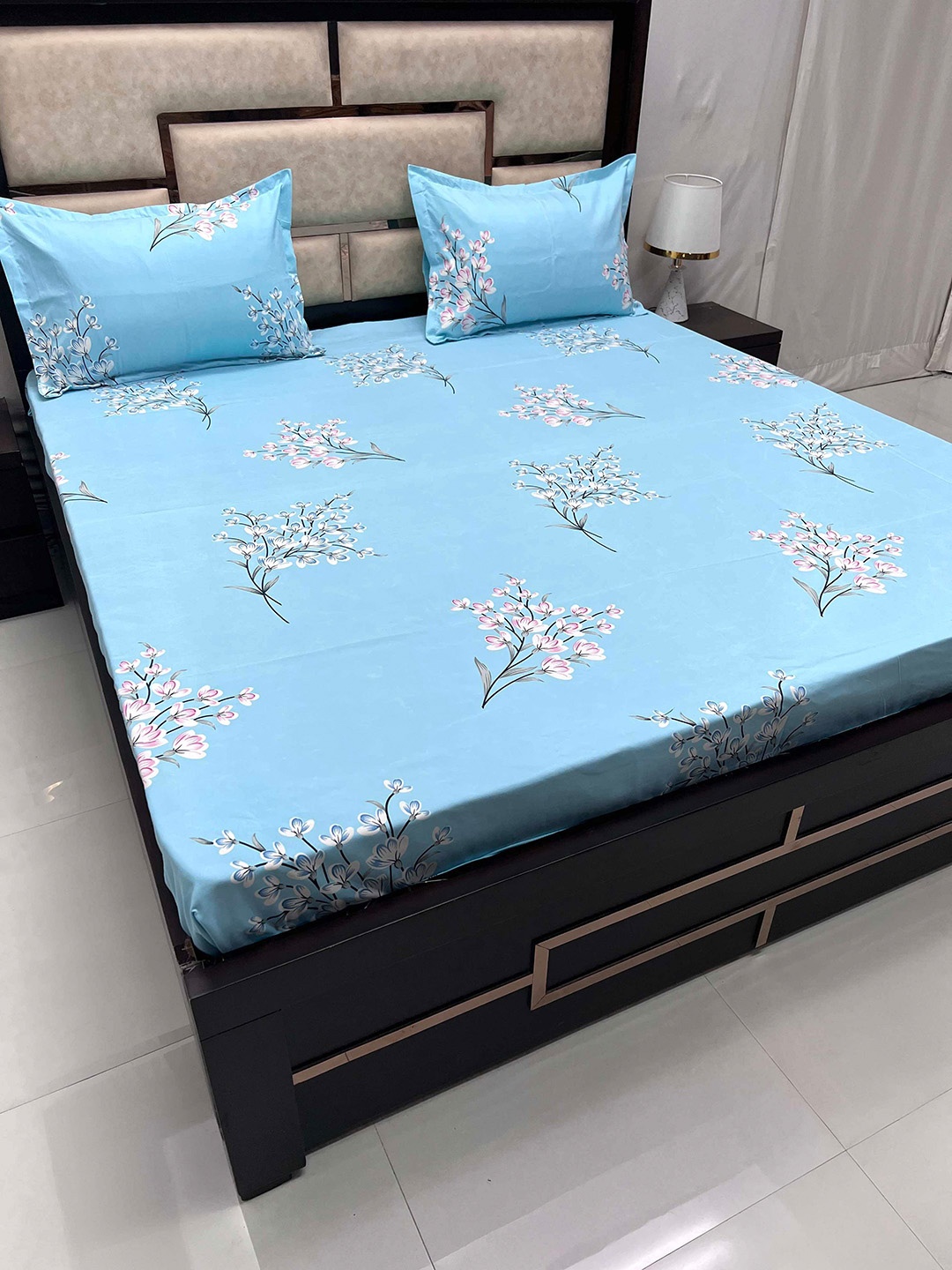 

Pure Decor Amulya Blue & Pink Floral 260 TC Queen Bedsheet With 2 Pillow Covers