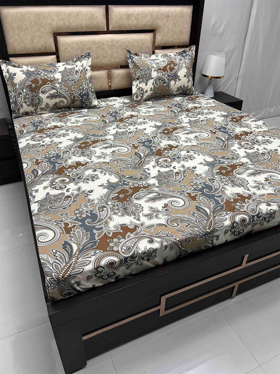 

Pure Decor Amulya White & Taupe Ethnic Motifs 260 TC Queen Bedsheet & 2 Pillow Covers