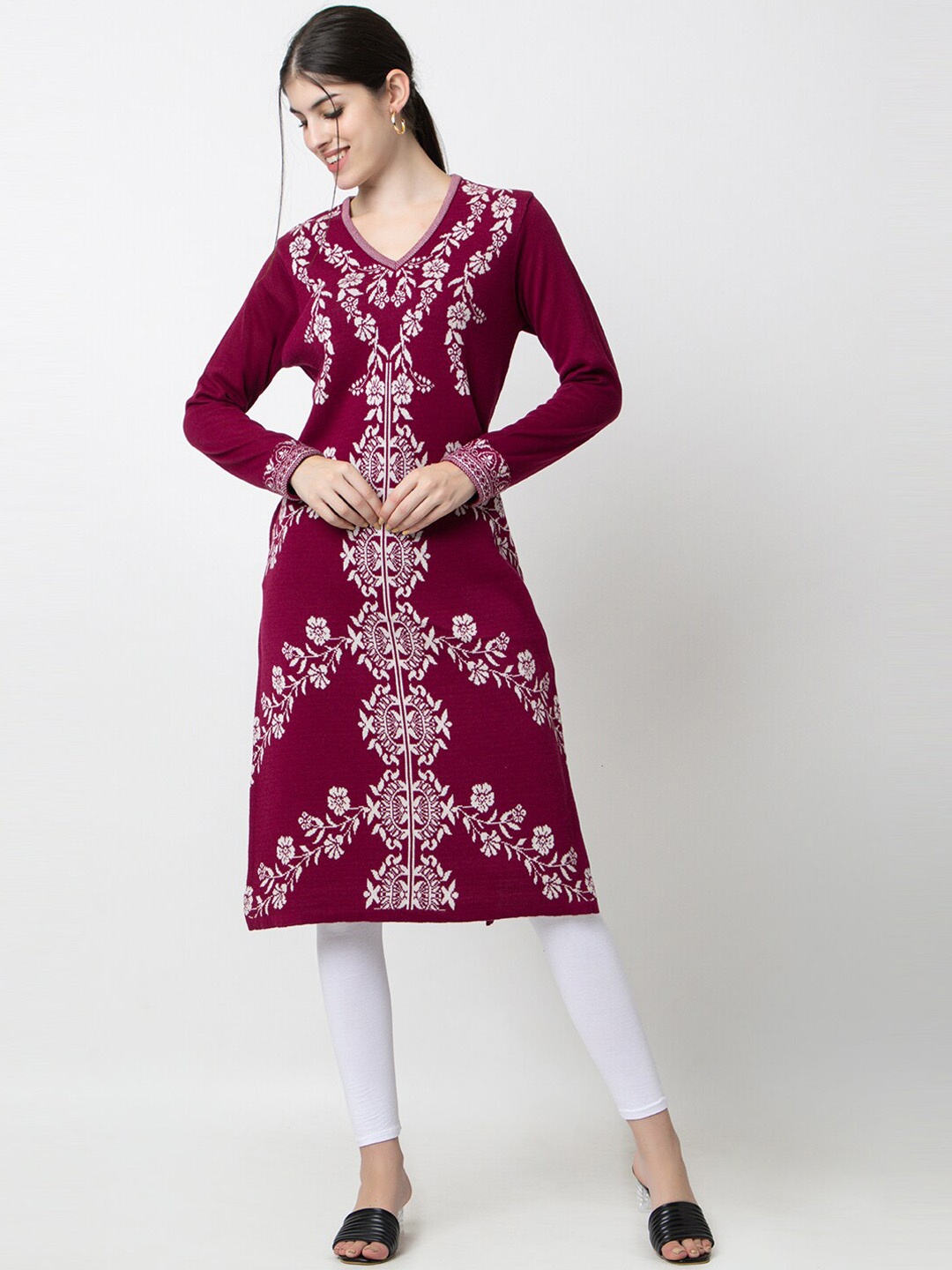 

KEIKO Floral Woven Design V-Neck Kurta, Maroon
