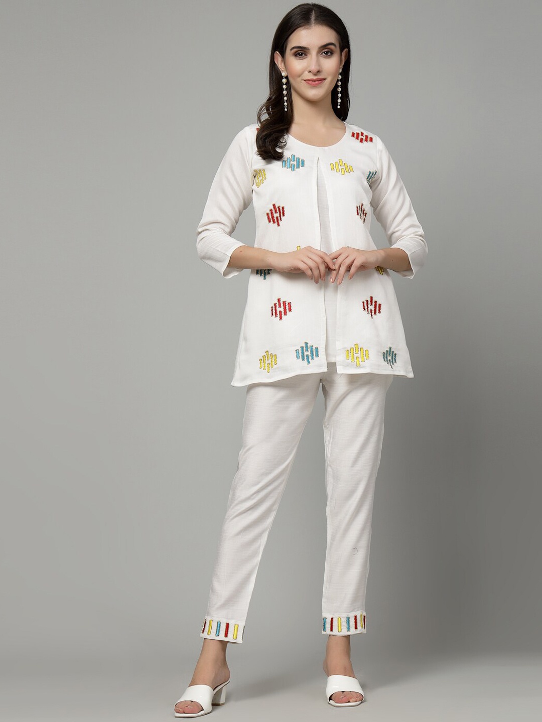 

18 ATTITUDE Embroidered Pure Cotton Tunic With Trousers, White