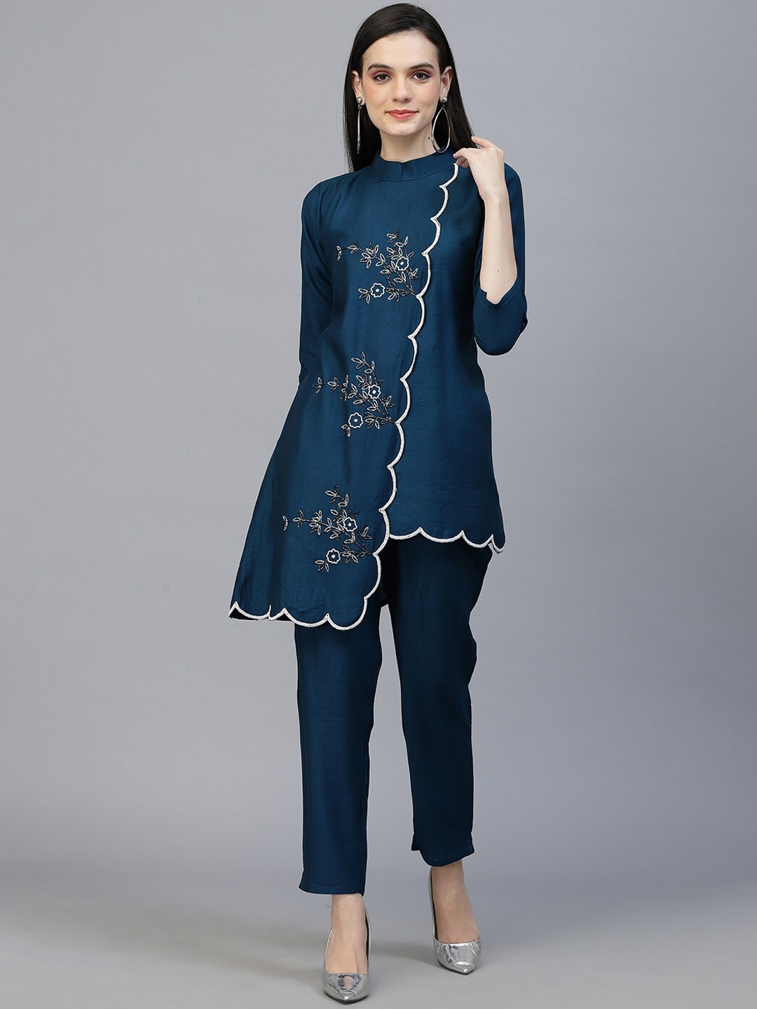 

18 ATTITUDE Embroidered Mock Neck Tunic With Trousers, Navy blue